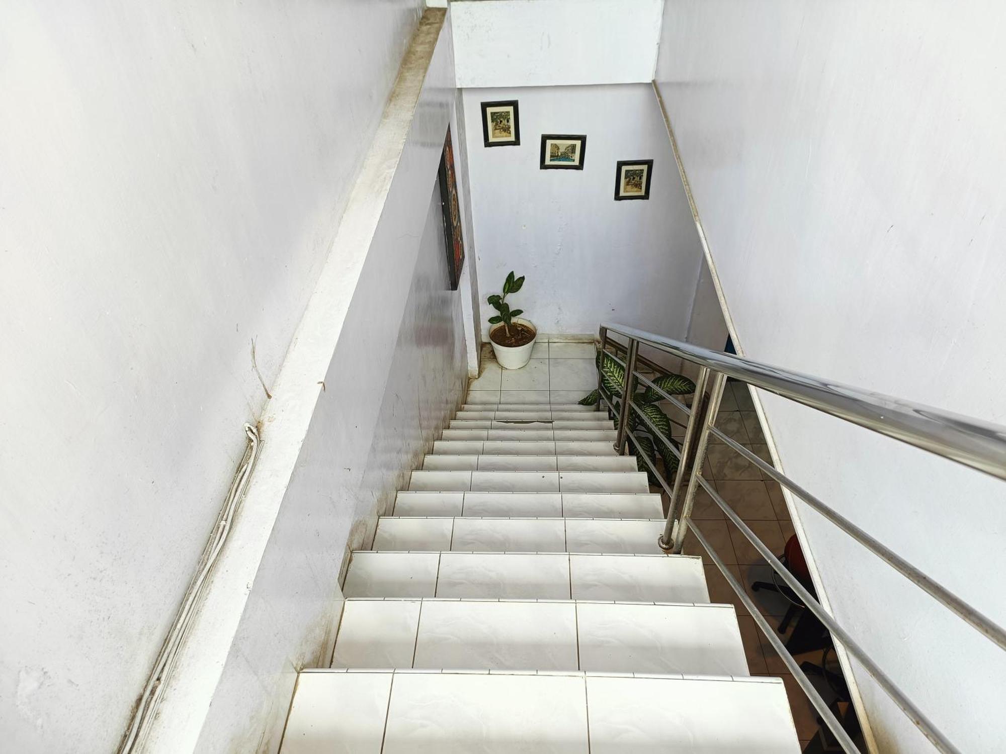 Bumi Merpati Residence Makassar Mitra Reddoorz Exteriör bild