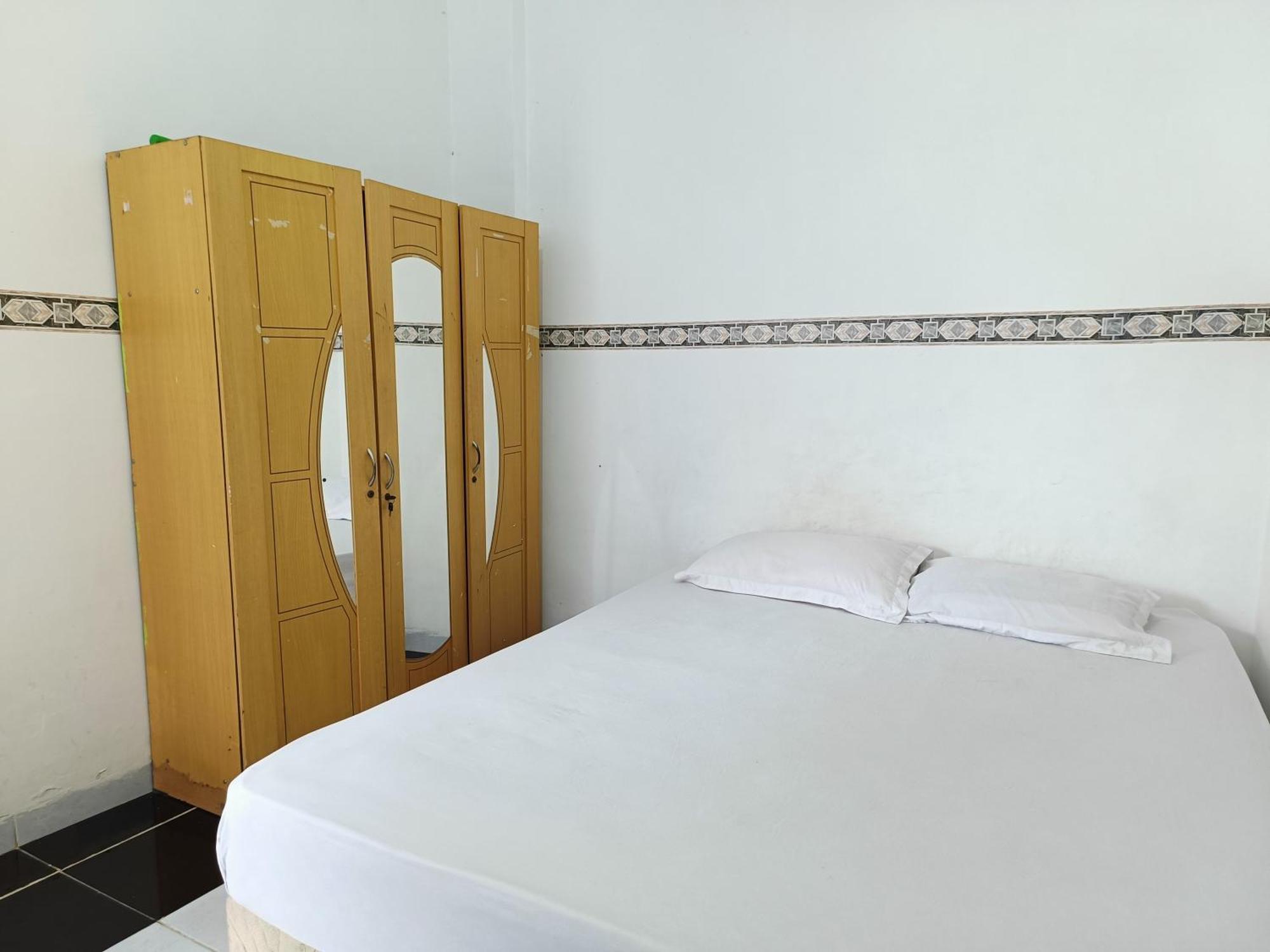Bumi Merpati Residence Makassar Mitra Reddoorz Exteriör bild
